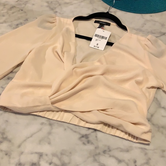 🆕 NWT Forever 21 Cropped Blouse in Cream Size Small - Picture 5 of 7